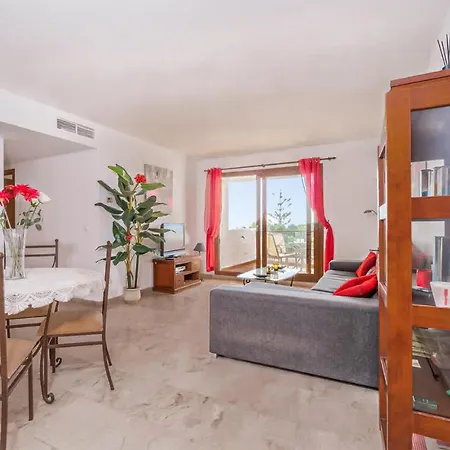 Cozy In Apartment *